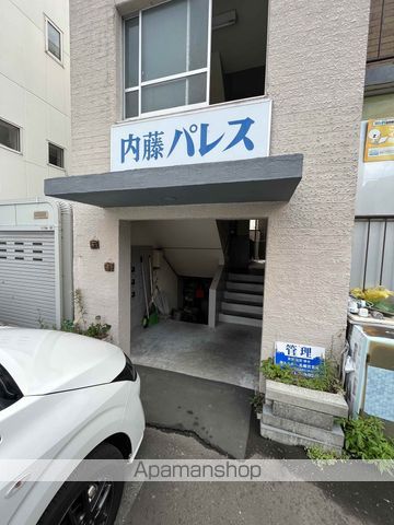 内藤パレスの玄関写真