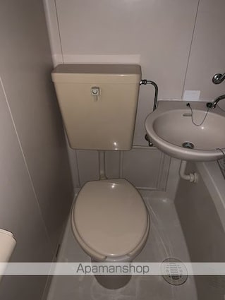 ヴェルドミール[1R/18.54m2]のトイレ