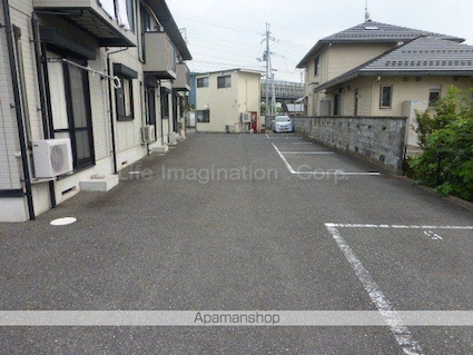 ポイントスクエア[1LDK/40.92m2]の駐車場1