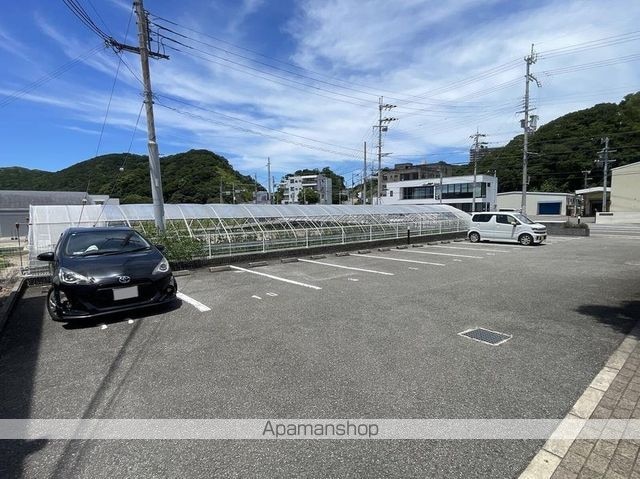 レオパレスＷＩＮ[1K/26.49m2]の駐車場1