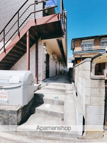 ルミエール エタンセル ドゥーの玄関写真