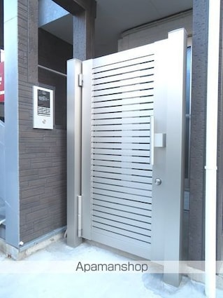 ＡＭＵＳＥ三軒茶屋[1R/18.04m2]のエントランス2