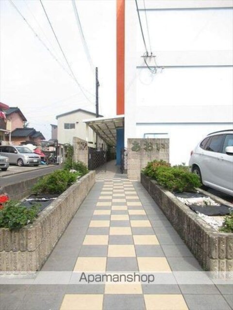 和歌山県和歌山市布施屋[1LDK/31m2]のエントランス
