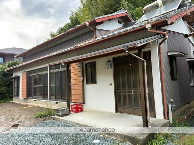 子隣平屋の外観写真