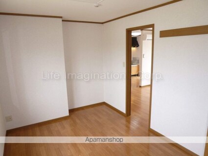 滋賀県彦根市八坂町[2LDK/58.12m2]のリビング・居間3