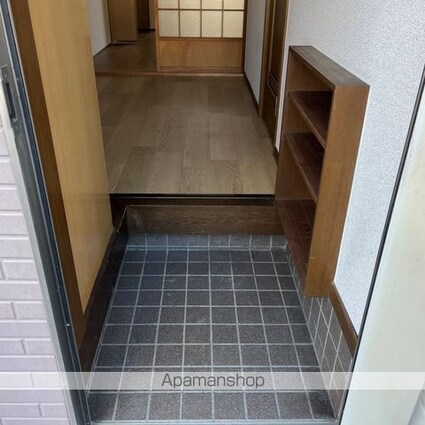 ハーモニーＳ　Ａ棟[3K/66m2]の玄関