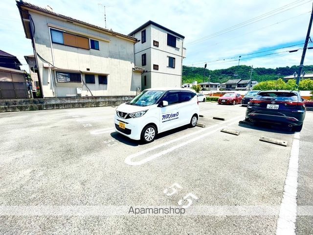 和歌山県和歌山市内原[2LDK/55.56m2]の駐車場2