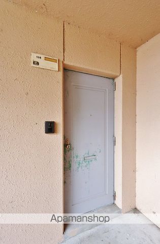 サワダハイツの玄関写真