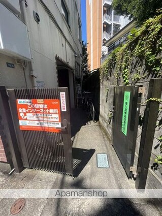 青木ビル[1R/29.87m2]のエントランス