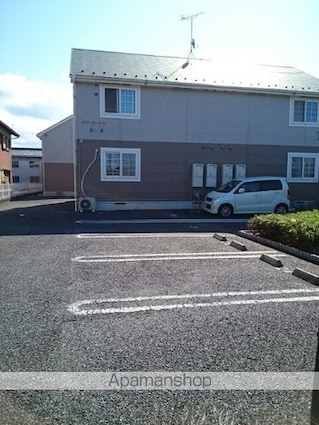 チェントロ　ヴィレッジⅡ[2DK/44.34m2]の駐車場1