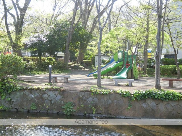 メゾンカルフールの周辺写真