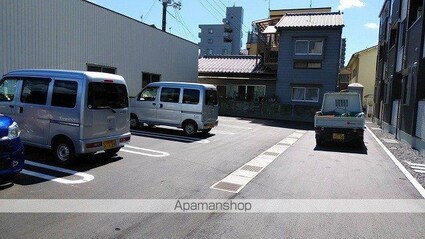 スマイル西原[1LDK/60.17m2]の駐車場4