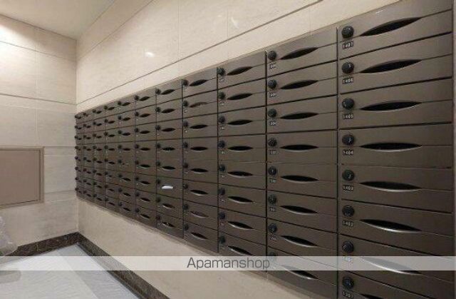 エムジー目黒駅前の玄関写真