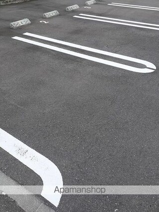 アンソレイエＢ[1LDK/46.09m2]の駐車場2