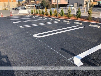 ジェルメⅦ[2LDK/57.21m2]の駐車場