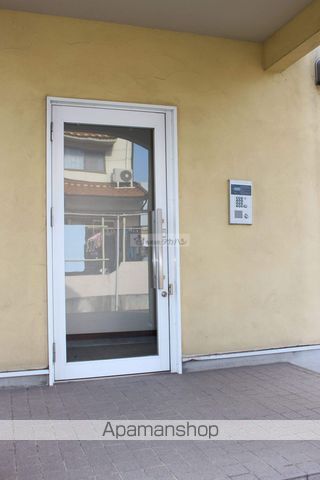 スモールフォレストBの玄関写真