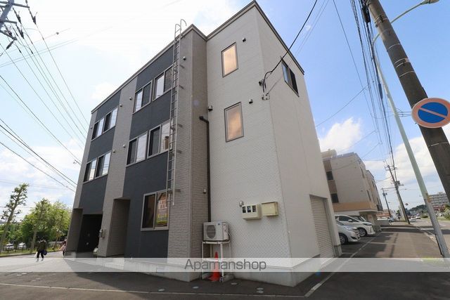札幌市東西線 新さっぽろ駅 徒歩10分 3階建 築14年の外観写真