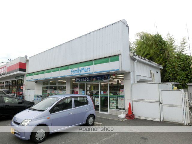 グラスホッパーの周辺写真