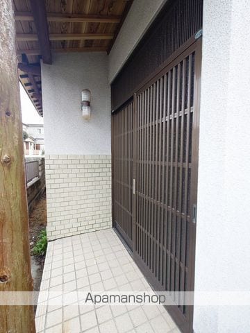 南海電鉄南海本線 箱作駅 徒歩16分 2階建 築46年の玄関写真
