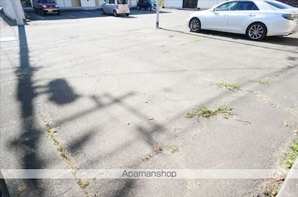 ピアヒルズⅡ[1LDK/38.16m2]の駐車場2