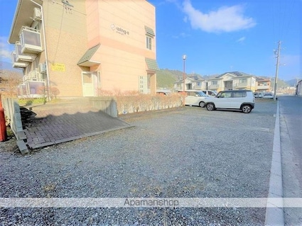 イーウイングＳ[1K/26.49m2]の駐車場