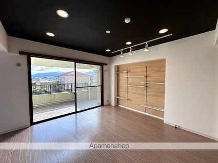 福岡県福岡市南区寺塚１丁目[4LDK/129.35m2]のリビング・居間1