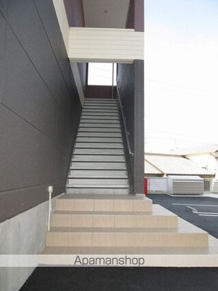 愛媛県四国中央市中曽根町[1K/30.87m2]のエントランス2