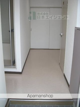 ロイアルコート桑原[1K/30.68m2]の玄関