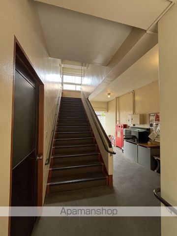 シャトー東洋の玄関写真