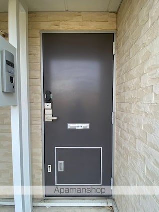 レオパレスエスポワール財部[1K/23.61m2]のエントランス