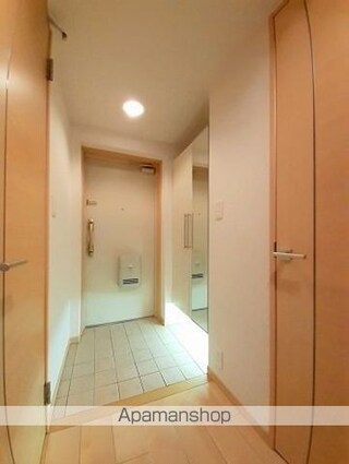 箱根ハイライズビル[1R/36.99m2]の玄関