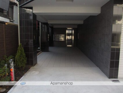 緑３丁目マンション[2LDK/49.54m2]のエントランス