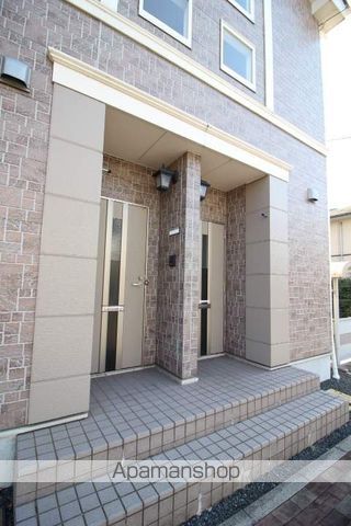 ソレアードC棟の玄関写真