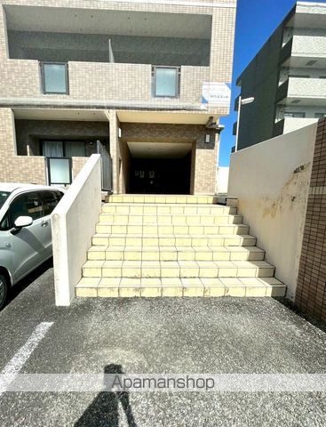 センチュリーフラッツの玄関写真
