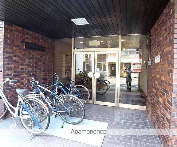 二条グランドハイツの玄関写真