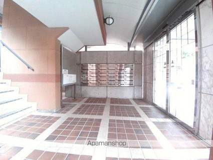 東京都青梅市新町７丁目[3LDK/72.3m2]のエントランス