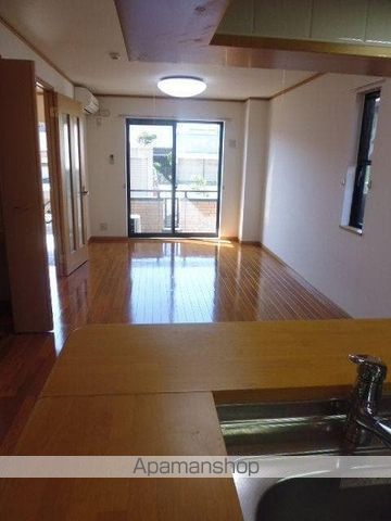 ロイヤルマンション日の出の内装写真