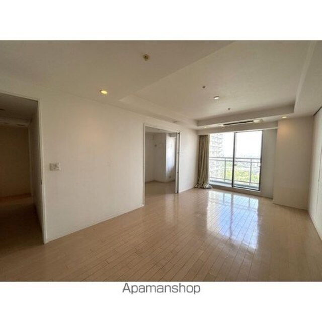 Ｗ　Ｃｏｍｆｏｒｔ　Ｔｏｗｅｒｓ　ＷＥＳＴ[2LDK/85.35m2]のリビング・居間1