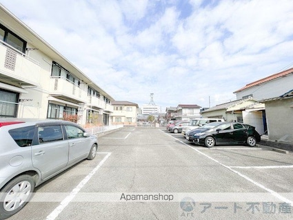 メゾン・ウィステリア[2LDK/55.72m2]の駐車場1
