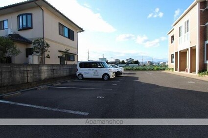 香川県高松市六条町[1LDK/46.8m2]の駐車場