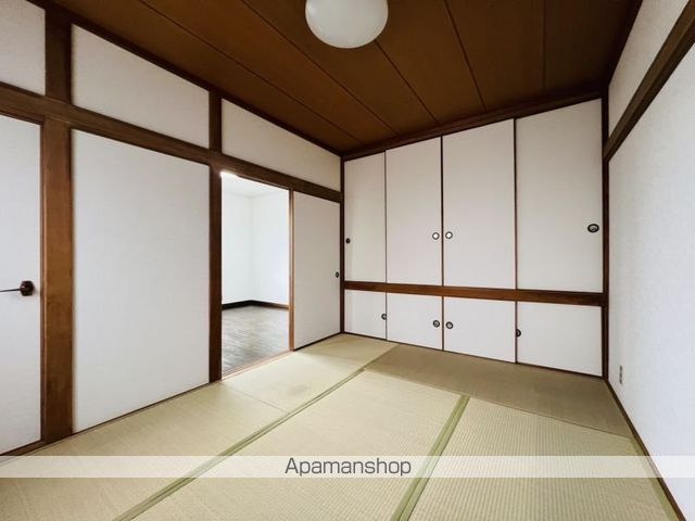 函館市 2階建 築39年の内装写真