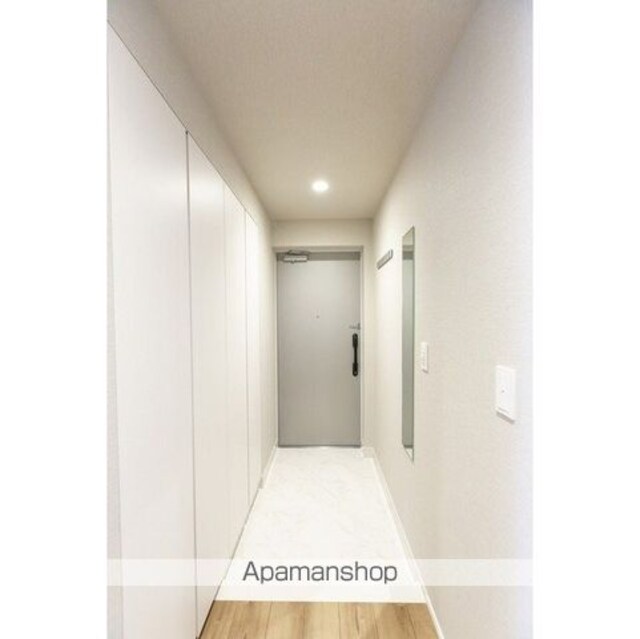 ＬＩＢＲ　ＧＲＡＮＴ　西新宿ＷＥＳＴ[3LDK/68.05m2]の玄関
