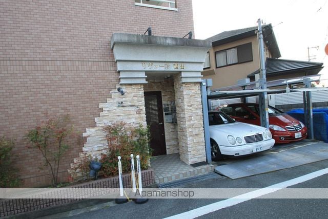 リヴェール西出の玄関写真