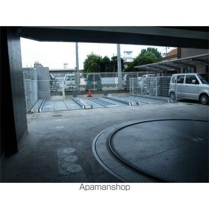 フラワーシティＩＮブラボン[1R/31.26m2]の駐車場4