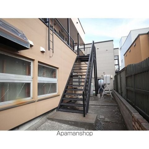 丸栄マンションの玄関写真