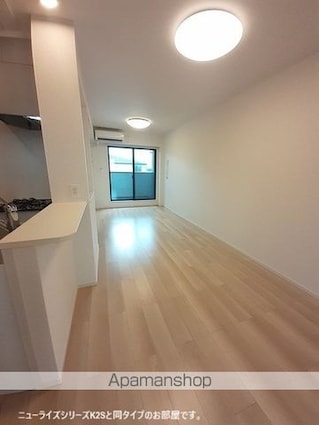 レディー　　バード[2LDK/59.58m2]のリビング・居間