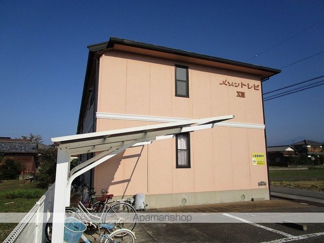 メゾントレビXIIIの玄関写真