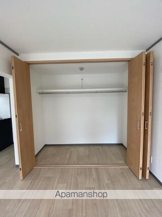 サン・セイント・リヴィア[2LDK/68m2]の収納