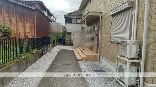 東京都あきる野市草花[2LDK/55.75m2]のエントランス