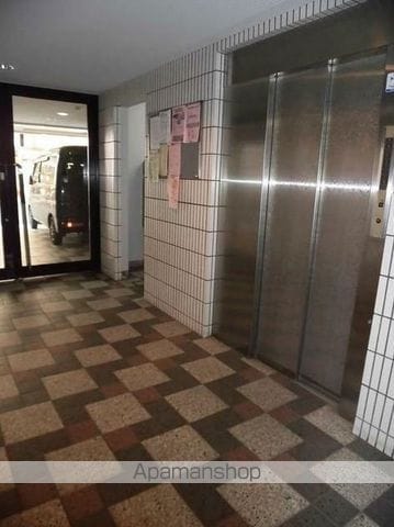 藤井ビルの玄関写真